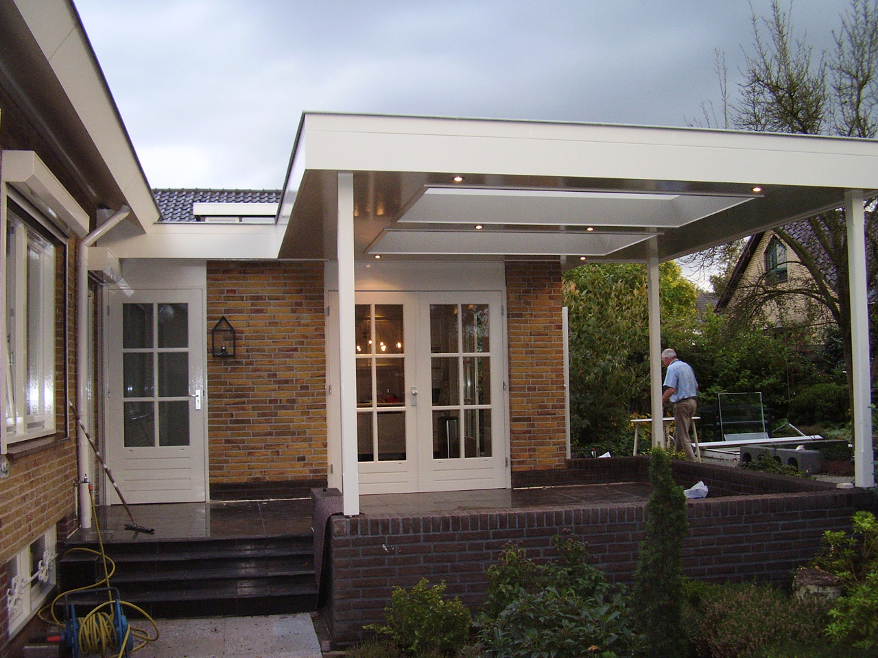 Keuken aanbouw met overkapping in rijsen